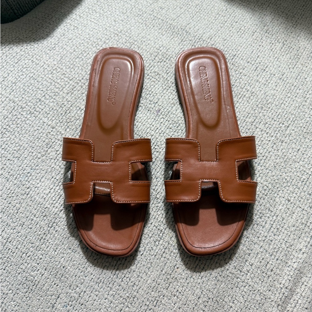 Women’s Tan Leather Slide Sandals size 38